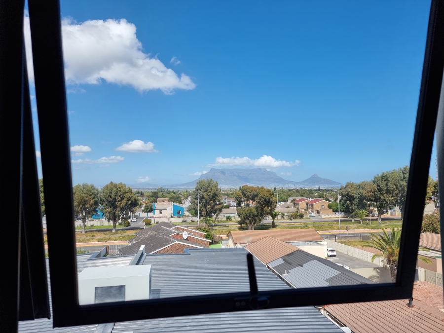 2 Bedroom Property for Sale in Table View Western Cape